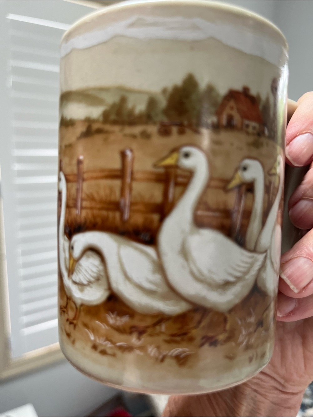 Vintage Farm Goose Ceramic Mug in Cream and Brown - Picture 8 of 11